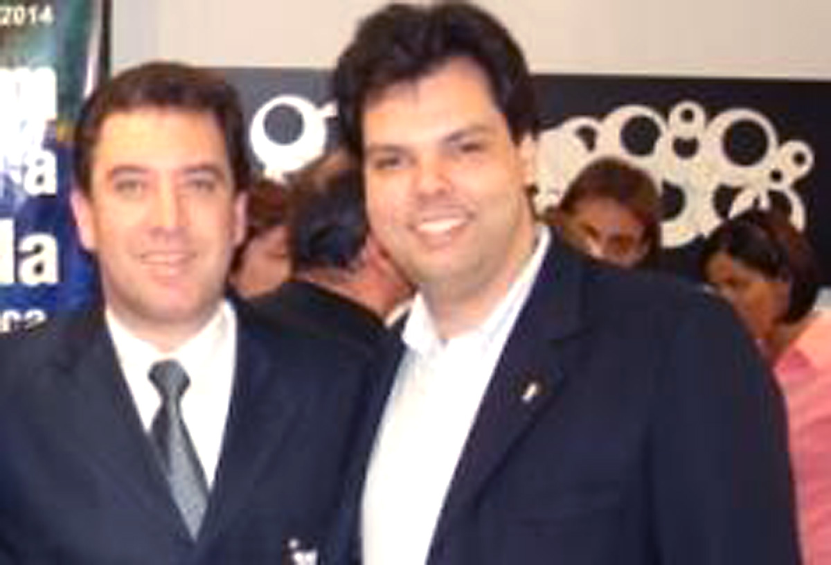 Marcelo Teixeira, presidente do Santos, e o deputado Bruno Covas<a style='float:right;color:#ccc' href='https://www3.al.sp.gov.br/repositorio/noticia/09-2008/BRUNO COVAS METRO SANTOS.jpg' target=_blank><i class='bi bi-zoom-in'></i> Clique para ver a imagem </a>